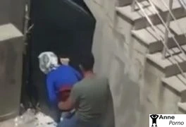 Türbanlı Türk Hatunu Ayakta Sikiyor