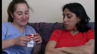 Türkçe Bol Konuşmalı Komşusunu Kocasına Siktiren Azgın Olgunlar