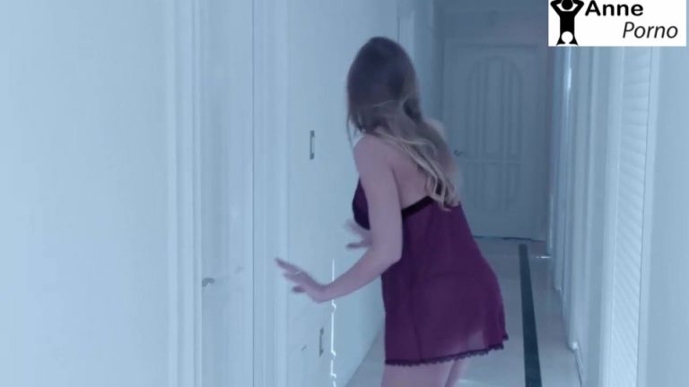 Seksi Üvey Anneye Eve Hoşgeldin Sikişi