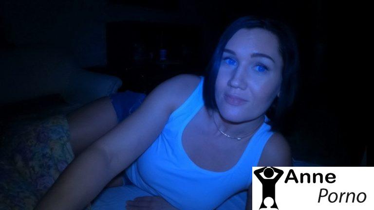 Annemin En Yakın Arkadaşıyla Bir Gece Geçirmek