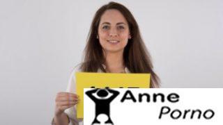 Çek Öğretmen Porno Film İçin Kaydolmaya Geliyor