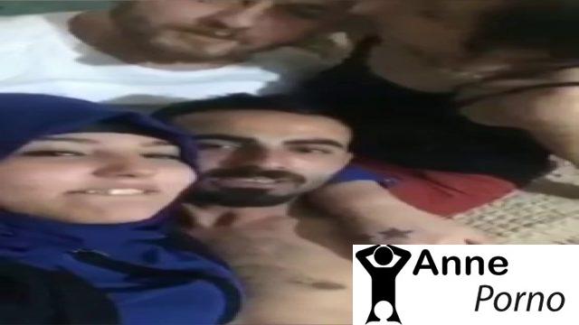Eş Değiştirme Oyunu Oynayan Türk Gençler