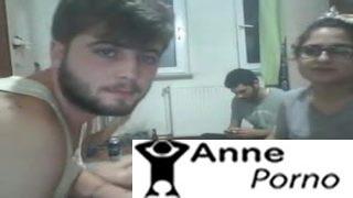 Türk Üniversiteliler Önce Şişe Çeviriyor Sonra Sikişiyorlar