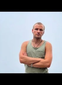 Leo Dee Profile