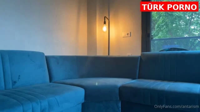 Antarism Sekreterlik Başvurusuna Gittiği İş Yerindeki Patron Tarafından Sikiliyor