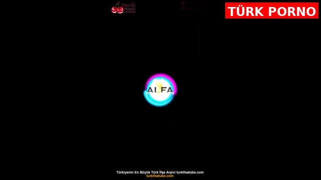 Kocası Kahvede Okey Oynarken Dostunun Evine Gidip Yarrağını Sömüren Türbanlı Kadın