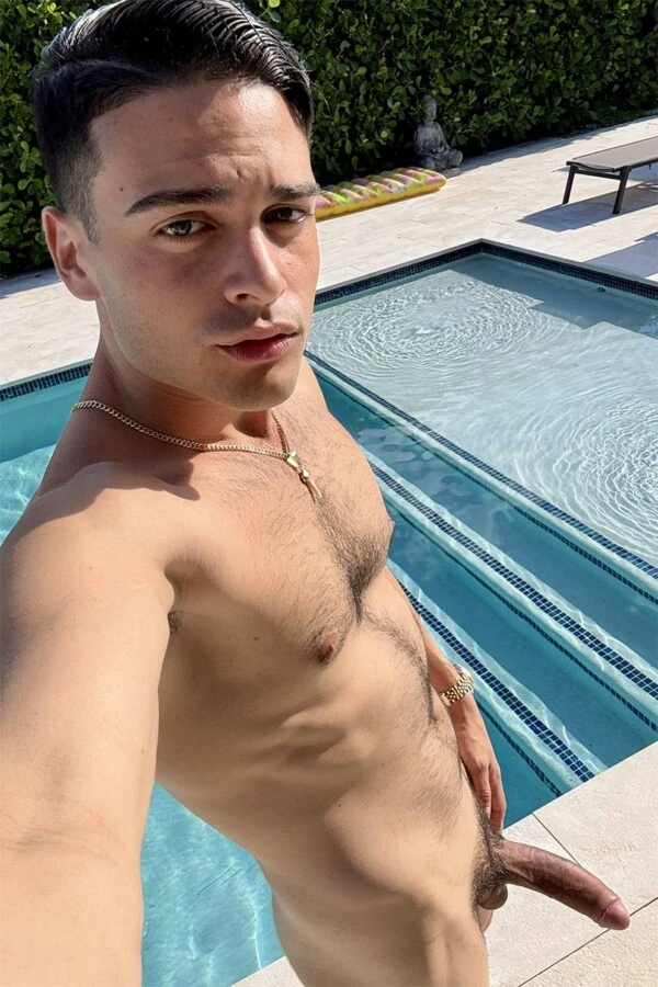 Leo Valentino Profile