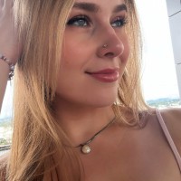 Fiona Peaches Profile